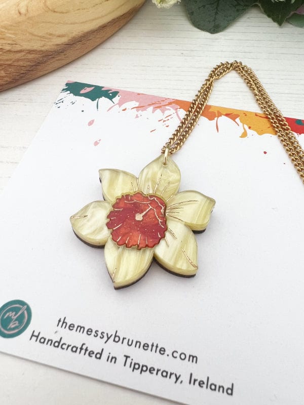 daffodill necklace and brooch the messy brunette