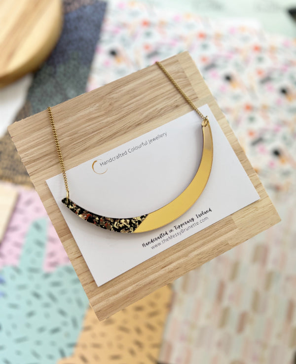 Load image into Gallery viewer, Black and Gold Glitzy Necklace
