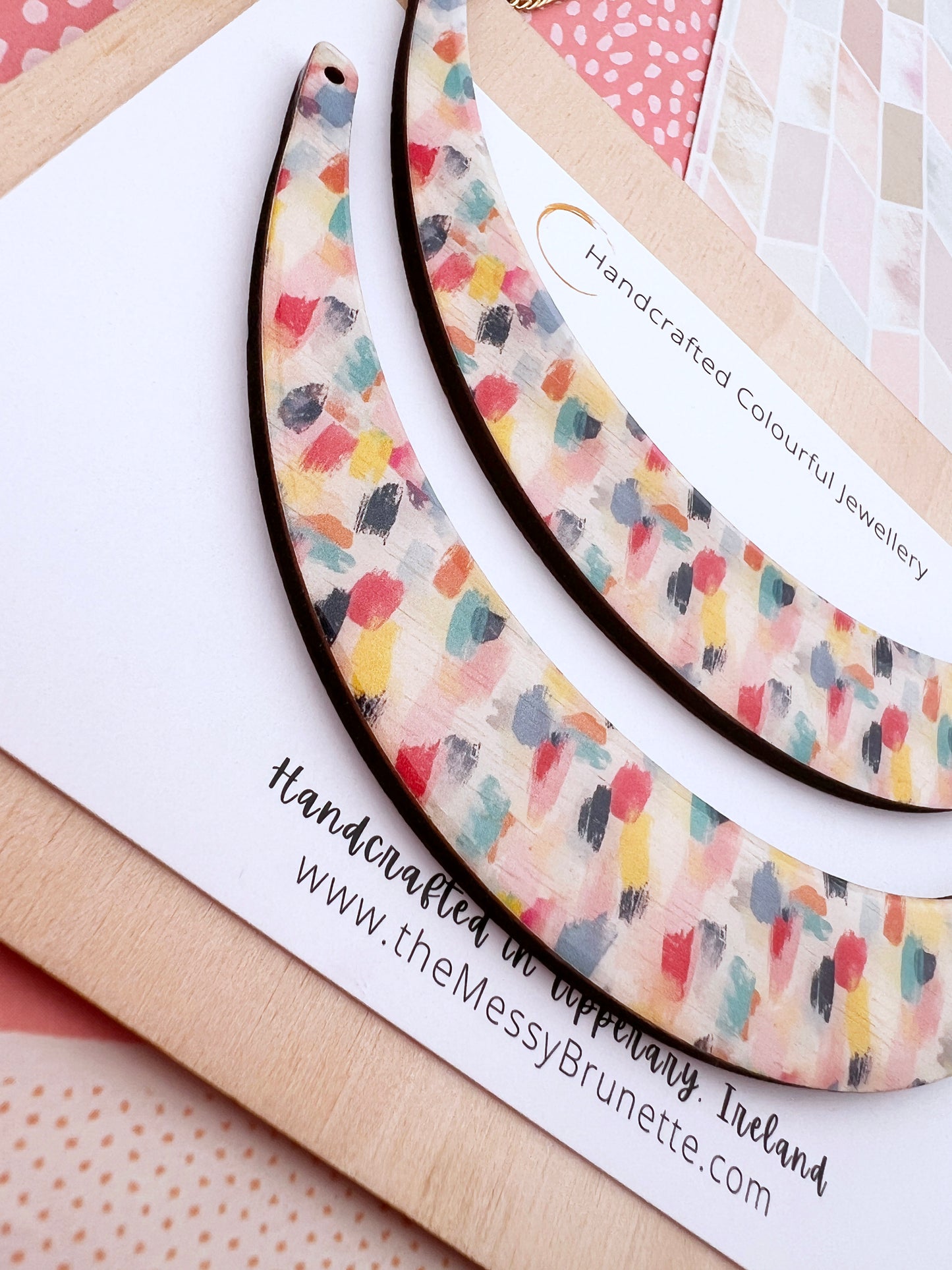 paint effect wooden necklace 
